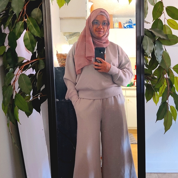 Meet your Posher, Maisha - Picture 1 of 1